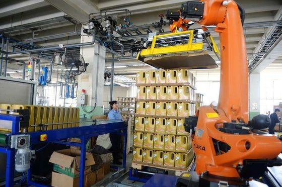 Κίνα Επικίνδυνη πλήρης/ημι αυτόματη εύκολη λειτουργία μηχανημάτων συσκευασίας υλικού χειρισμού ρομποτική προμηθευτής